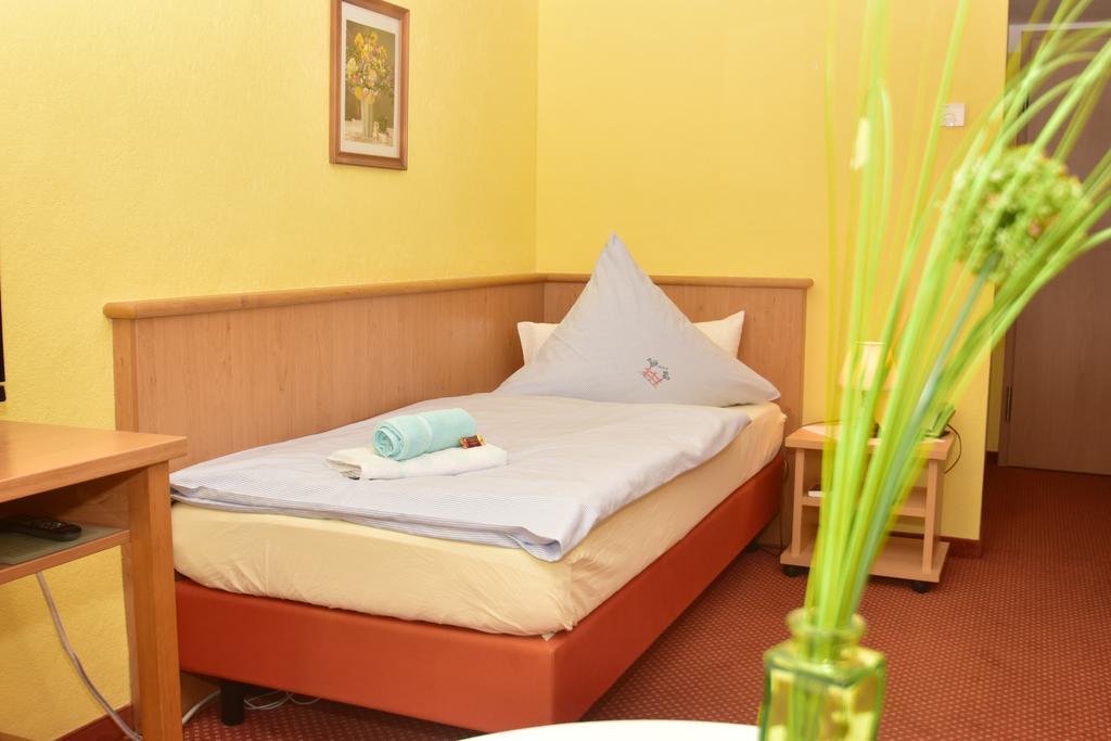 Grubschütz Landhotel Zur Guten Einkehr מראה חיצוני תמונה