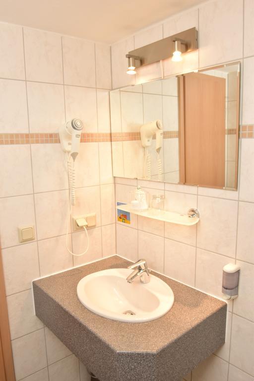 Grubschütz Landhotel Zur Guten Einkehr מראה חיצוני תמונה