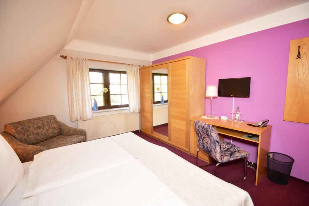 Grubschütz Landhotel Zur Guten Einkehr מראה חיצוני תמונה