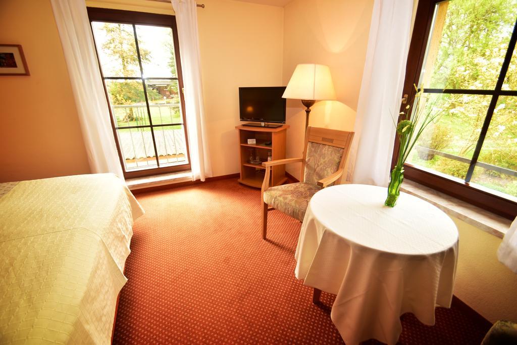 Grubschütz Landhotel Zur Guten Einkehr מראה חיצוני תמונה