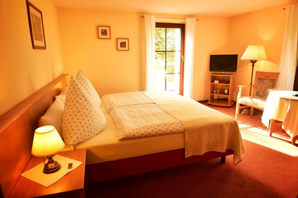 Grubschütz Landhotel Zur Guten Einkehr מראה חיצוני תמונה