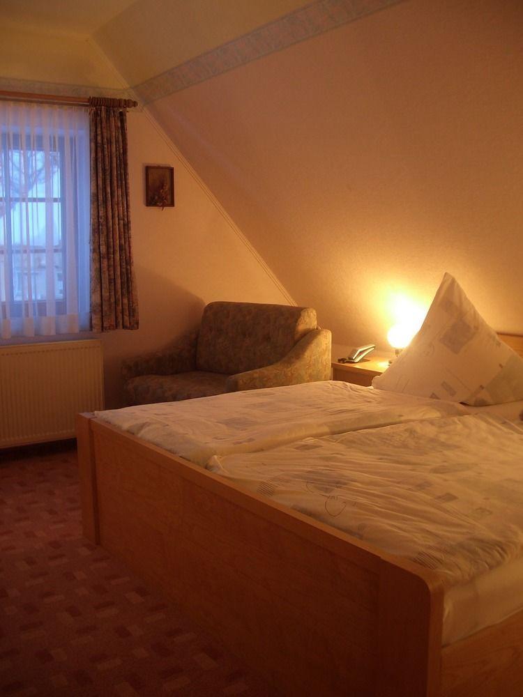 Grubschütz Landhotel Zur Guten Einkehr מראה חיצוני תמונה