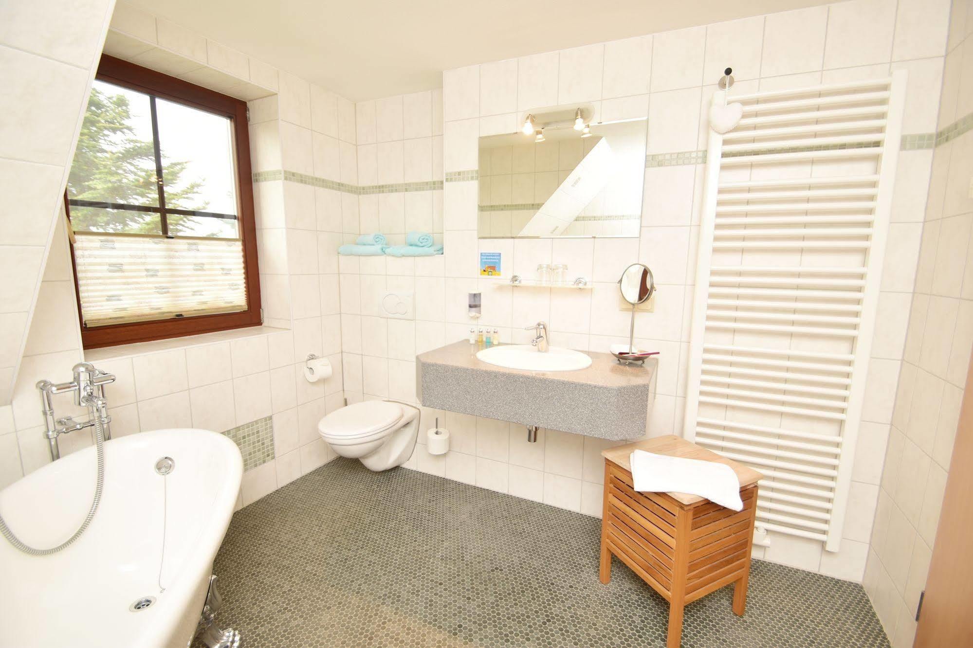 Grubschütz Landhotel Zur Guten Einkehr מראה חיצוני תמונה