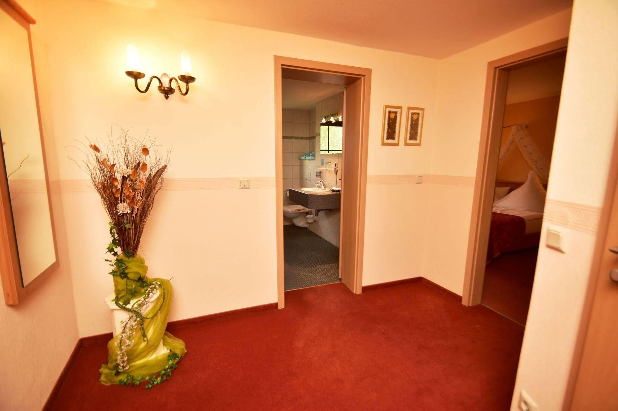 Grubschütz Landhotel Zur Guten Einkehr מראה חיצוני תמונה