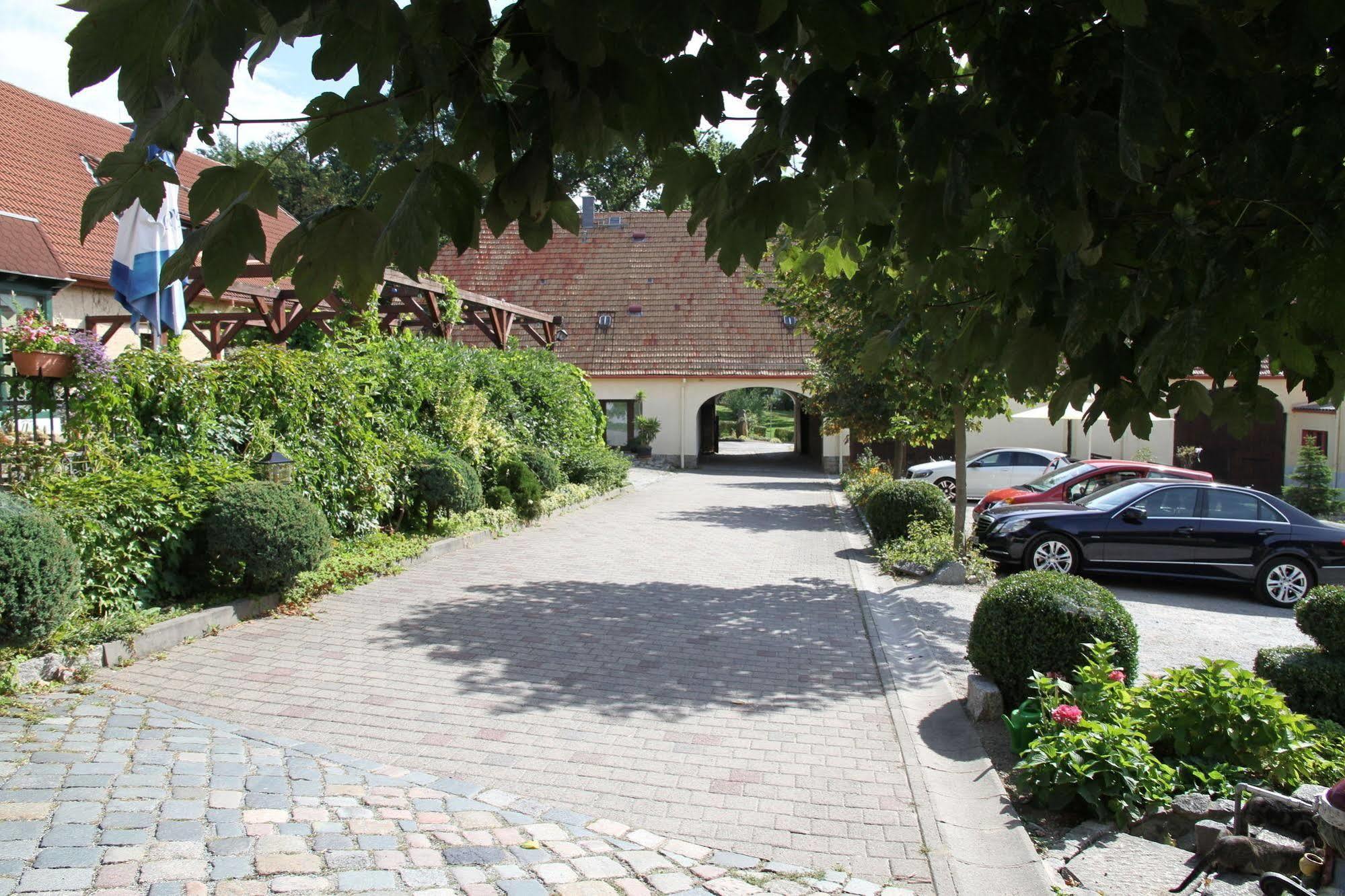 Grubschütz Landhotel Zur Guten Einkehr מראה חיצוני תמונה